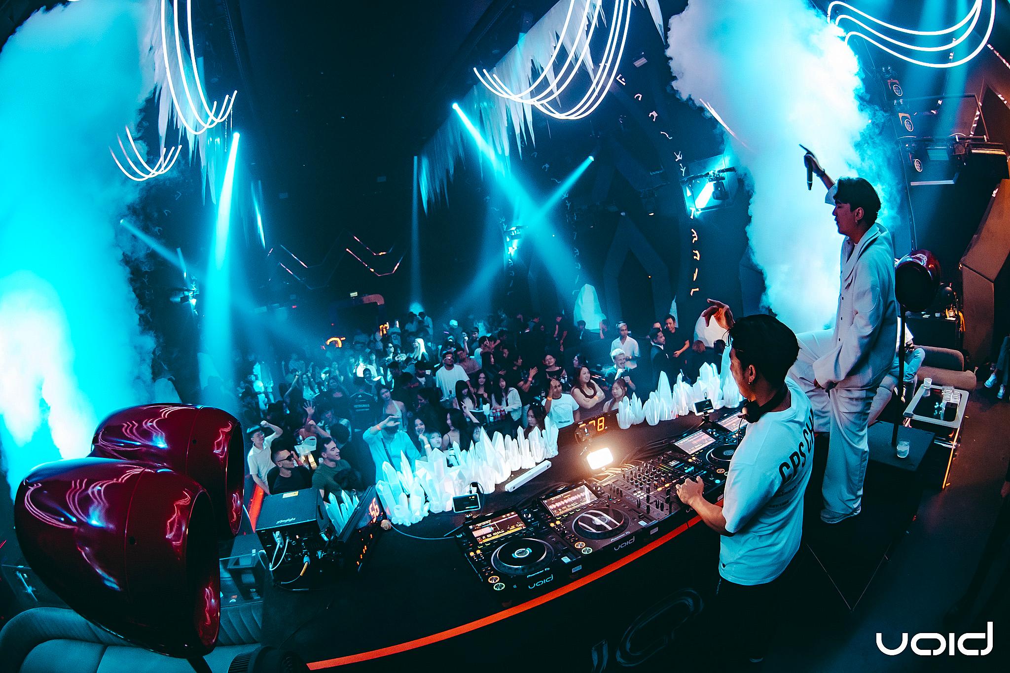 Bangkok Nightlife Guide 2026: Where to Party, What to Wear & How to Stay Safe